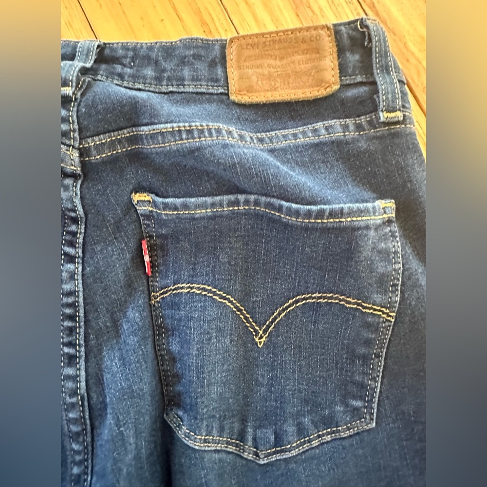 Levis High Rise Skinny - Picture 2 of 6